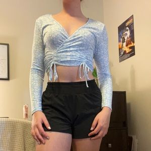 CROPPED SINCH TIE FRONT TOP